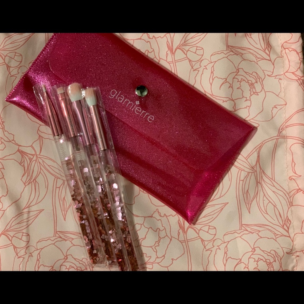 Glamirrre luxe eye brush collection